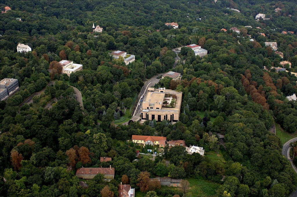 Presidential Residence in Hungary Still Occupied by Novak - But Sulyok Obliged to Move In