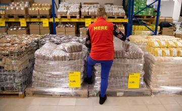 Mere Staffs Up: New Russian Retailer in Hungary to Display Goods  on Pallets Not Shelves