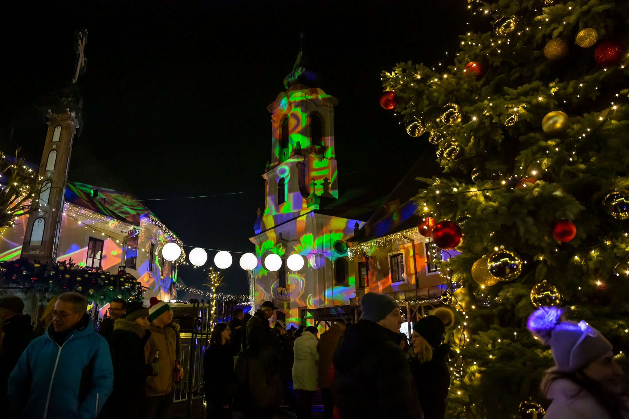 Top 7 + 1 Advent Fairs in Hungary Beyond Budapest