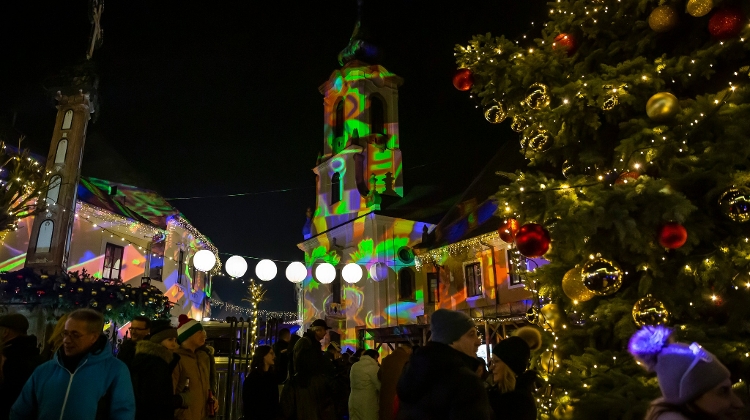 Top 7 + 1 Advent Fairs in Hungary Beyond Budapest