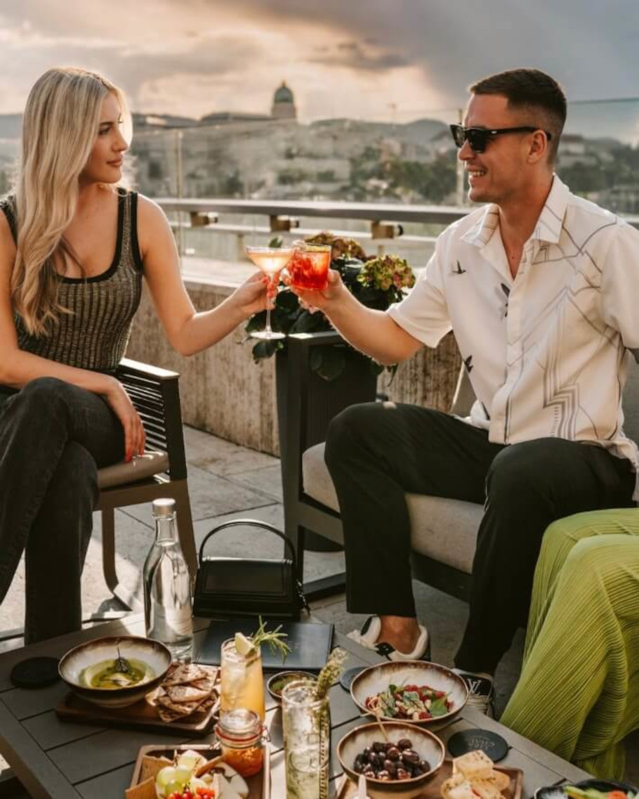 Liz & Chain Rooftop Bar Debuts Sustainable Cocktails in Budapest