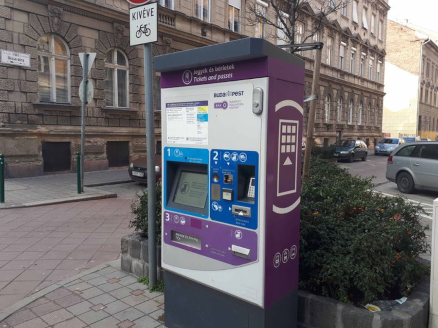 Budapest City Council to Phase Out Parking Meters from Mid-2026