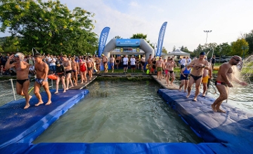 Watch: Swimmers from 50+ Countries Raced Across Balaton at Annual Event