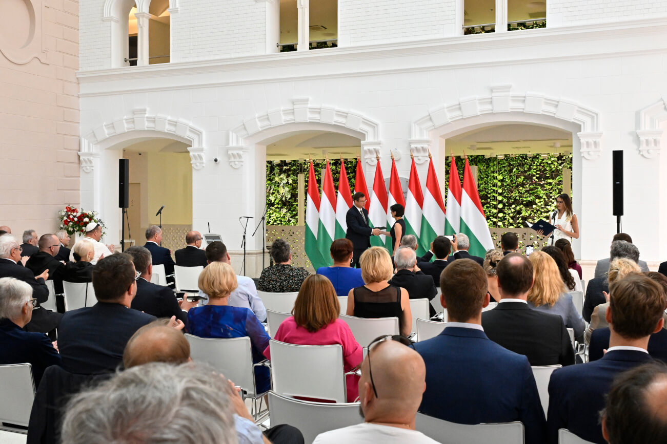 Hungarian Olympic Heroes Receive State Awards