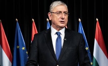 Updated: 2025 to Be "Terrible Year" Claims Leader of Hungarian Opposition DK