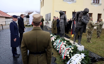 Funeral Trains: Memorial Day Of Germans Deported From Hungary Marked At Mass