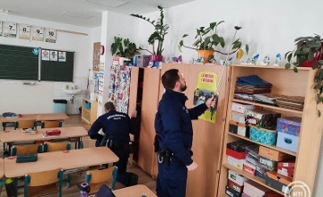Police Find No Explosives After School Inspections in Hungary
