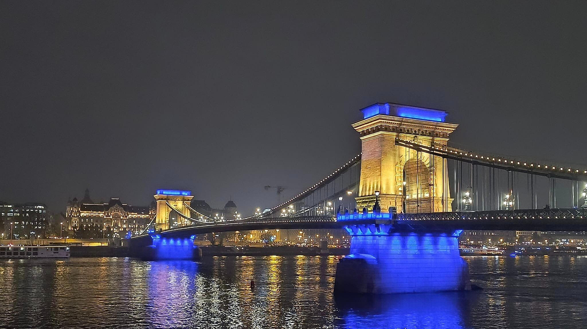 'Outrageous' that Budapest's Chain Bridge Lit Up in Ukrainian Colours, Claims Fidesz