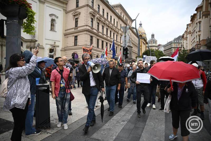 Demolition of Former Agriculture Ministry in Hungary 'Example of Monument Destruction, Corruption'