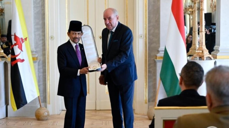 Sultan of Brunei Receives Hungarian Order of Merit