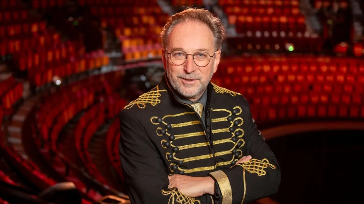 Grimm's Fairytale Mother Hulda Brought to Life at Budapest