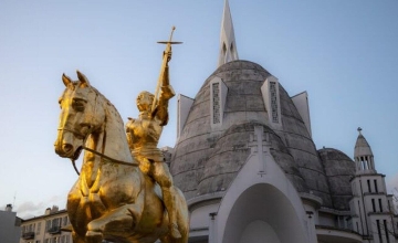 Jeanne d'Arc Coming to Hungary?