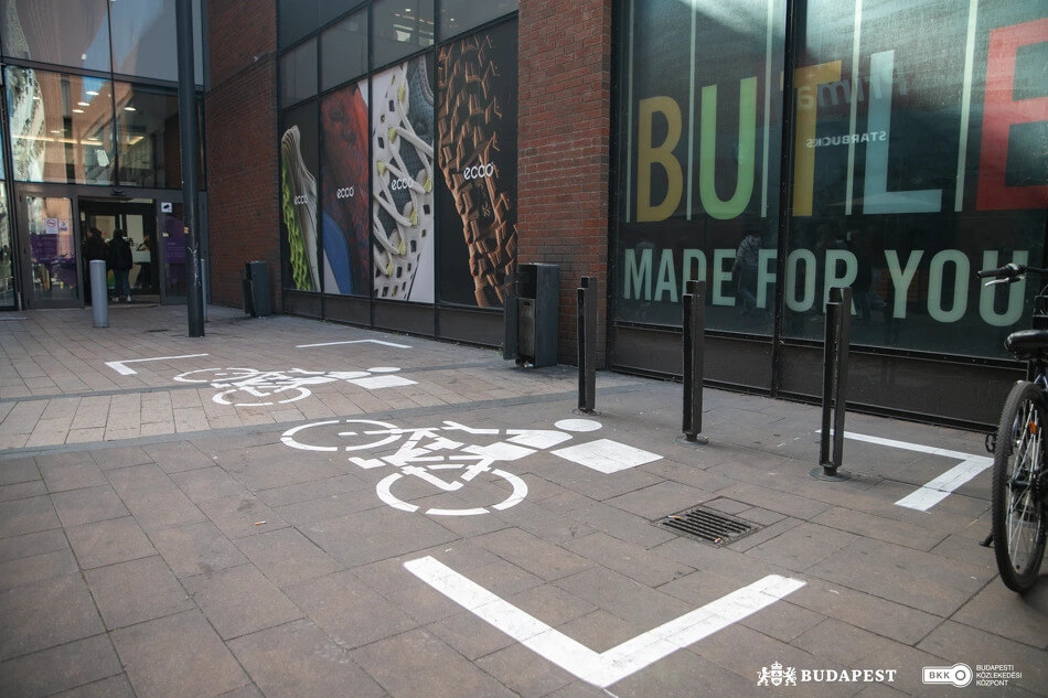 Budapest Parking Innovation: 'Kiss & Ride' Zones & Dedicated Food Courier Waiting Areas