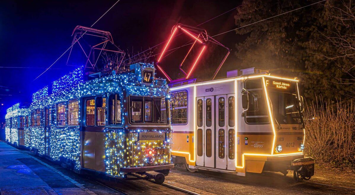 Video: Christmas Tram In Budapest During Festive Season