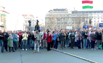 Doctors Demonstrate in Budapest