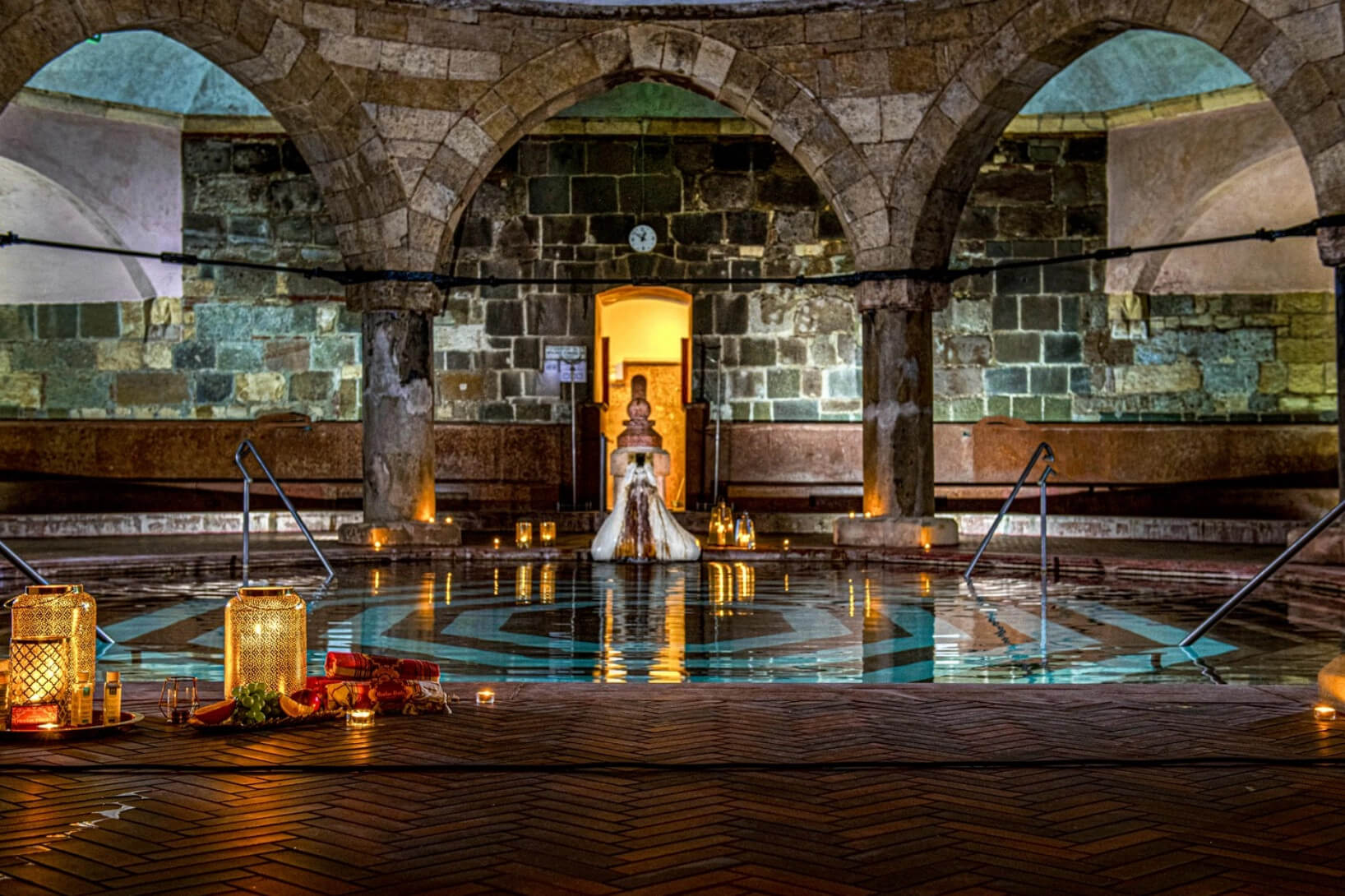 Festive Season Brings Special Programs to Budapest’s Thermal Baths
