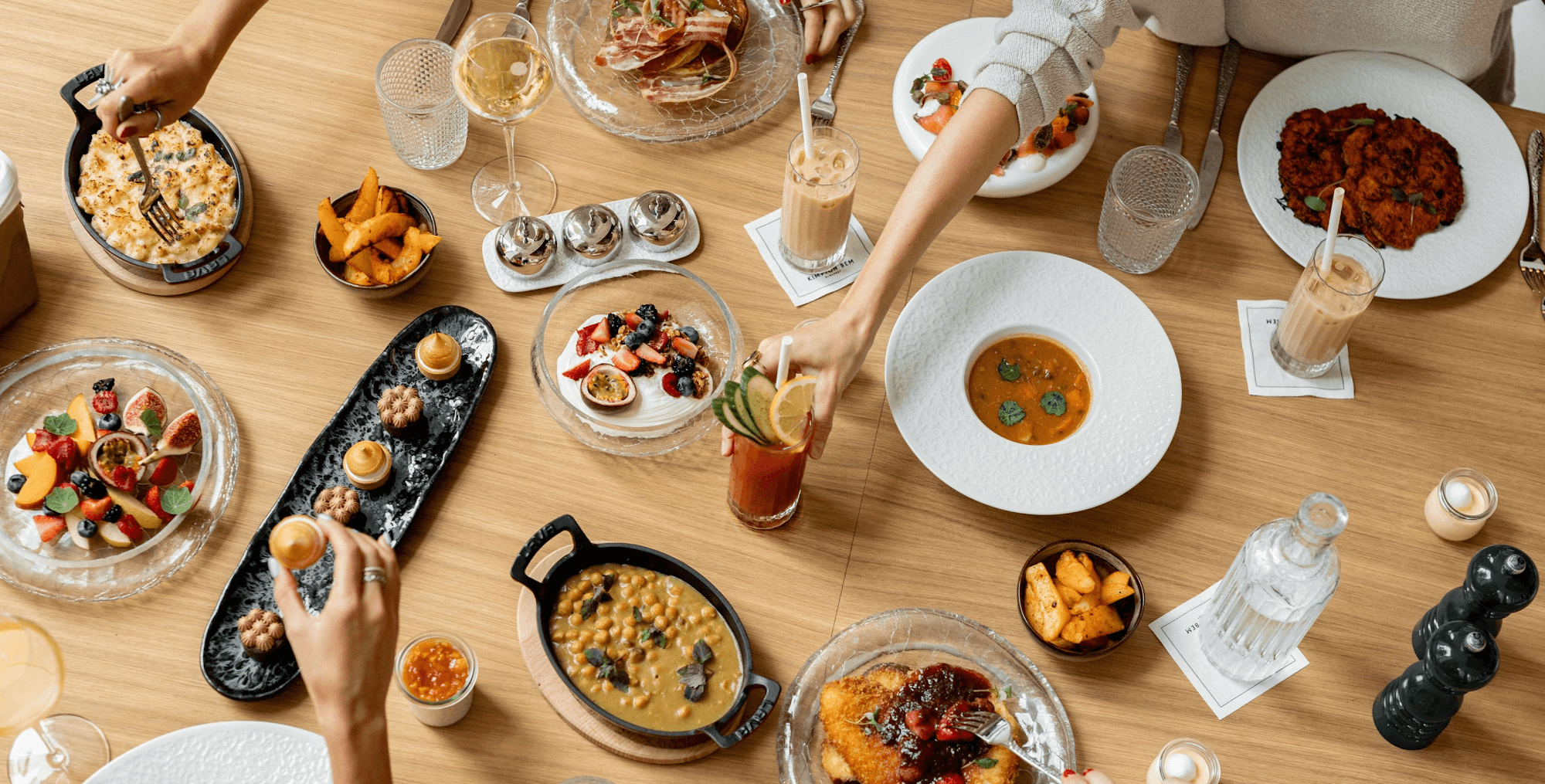 Bottomless Brunch & Beats at AGOS Restaurant Budapest on Saturdays