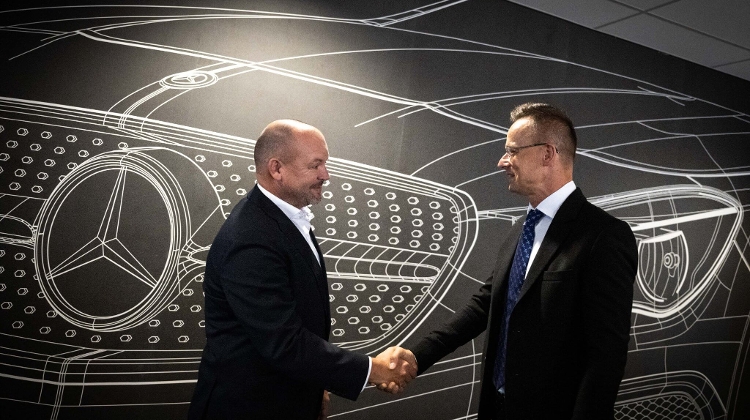 Szijjártó: Mercedes to Bring A-Class Production to Hungary
