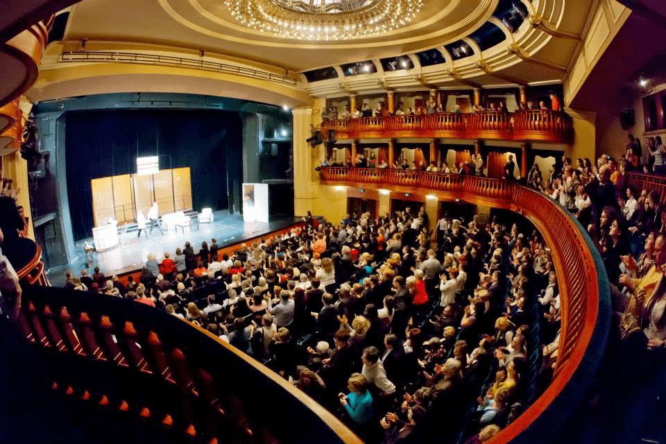 'Blackface' Scandal Hits a Budapest Theatre - Pressure from London to Ban a Production