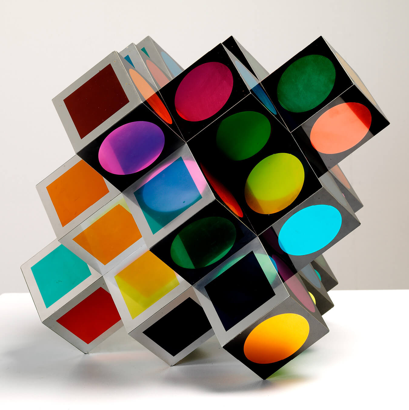Vasarely 120: Major Retrospective of Op-Art Pioneer at Budapest Fine Arts Museum