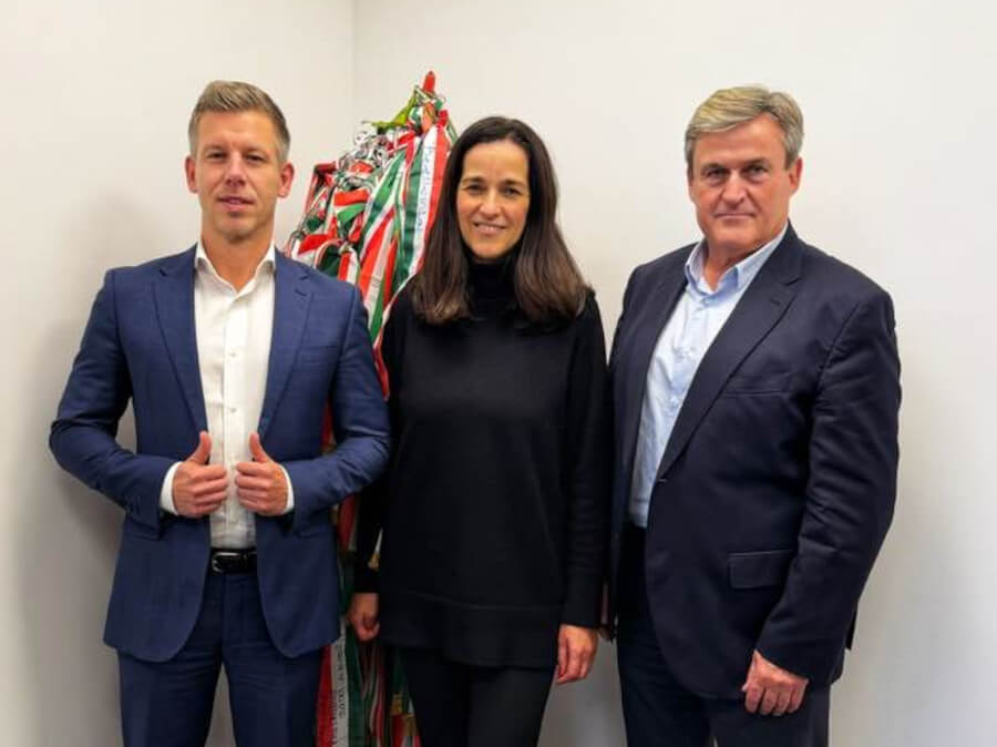 Main Opposition in Hungary Tisza Names New Foreign Affairs Chief - Who is Anita Orbán?