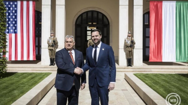 Orbump Bromance: 'I Love Hungary' & Orbán, Says Donald Trump