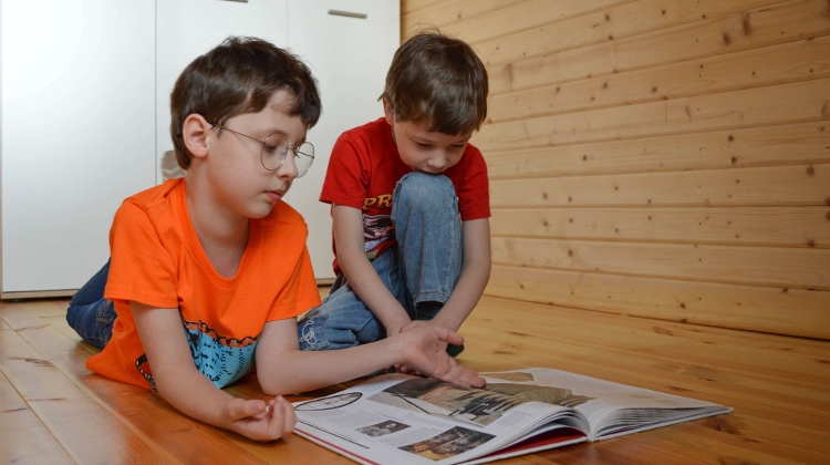KSH: Nearly 73,000 Children Registered as at Risk in Hungary Last Year