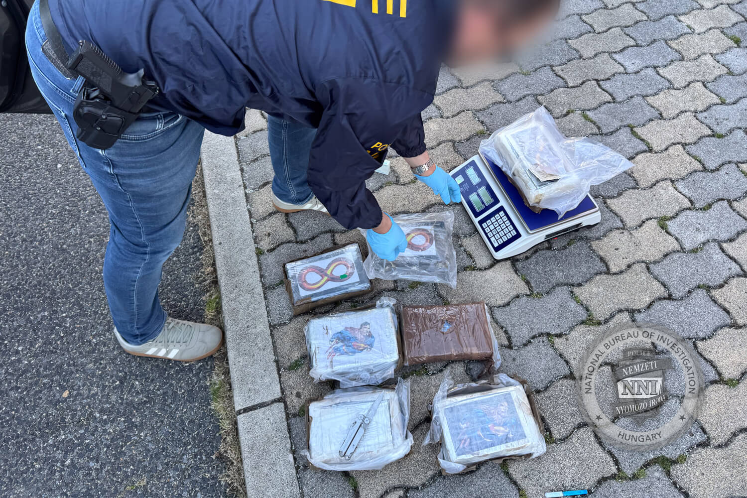 Watch: Foreigner Found with 10kg of Cocaine in Hungary