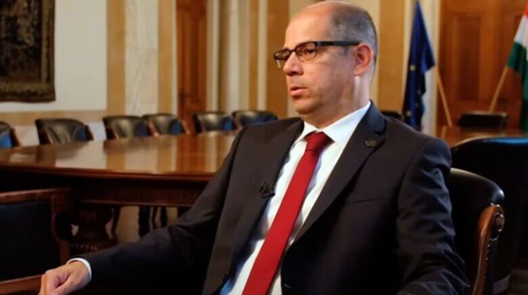 'We Even Recover Ferraris from Dubai', Says Chief Prosecutor in Hungary on Wealth Transferred Abroad 'We Even Recover Ferraris from Dubai', Says Chief Prosecutor in Hungary on Wealth Transferred Abroad