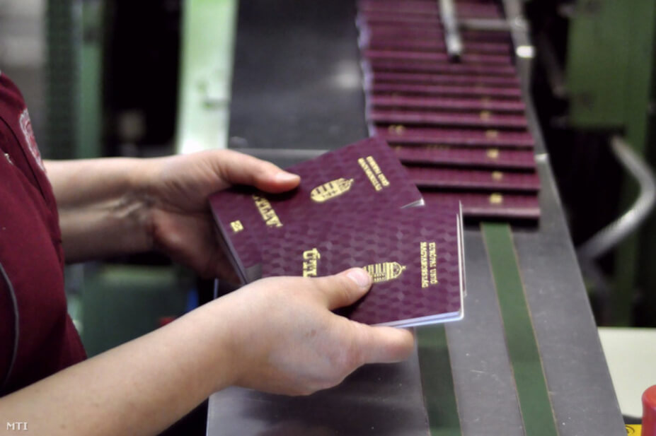 Foreign Ministry to Screen Hungarian Citizenship Applications