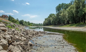 Danube Drops to Record Low in Hungary at Baja Danube Drops to Record Low in Hungary at Baja