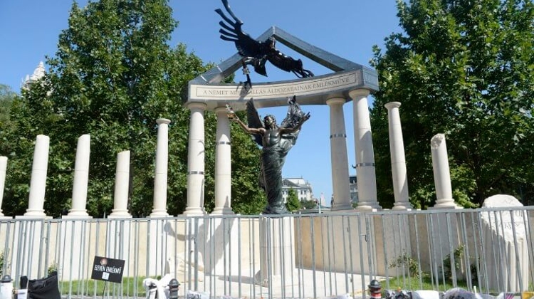Residents Invited to Decide Fate of Controversial Budapest WWII Memorial