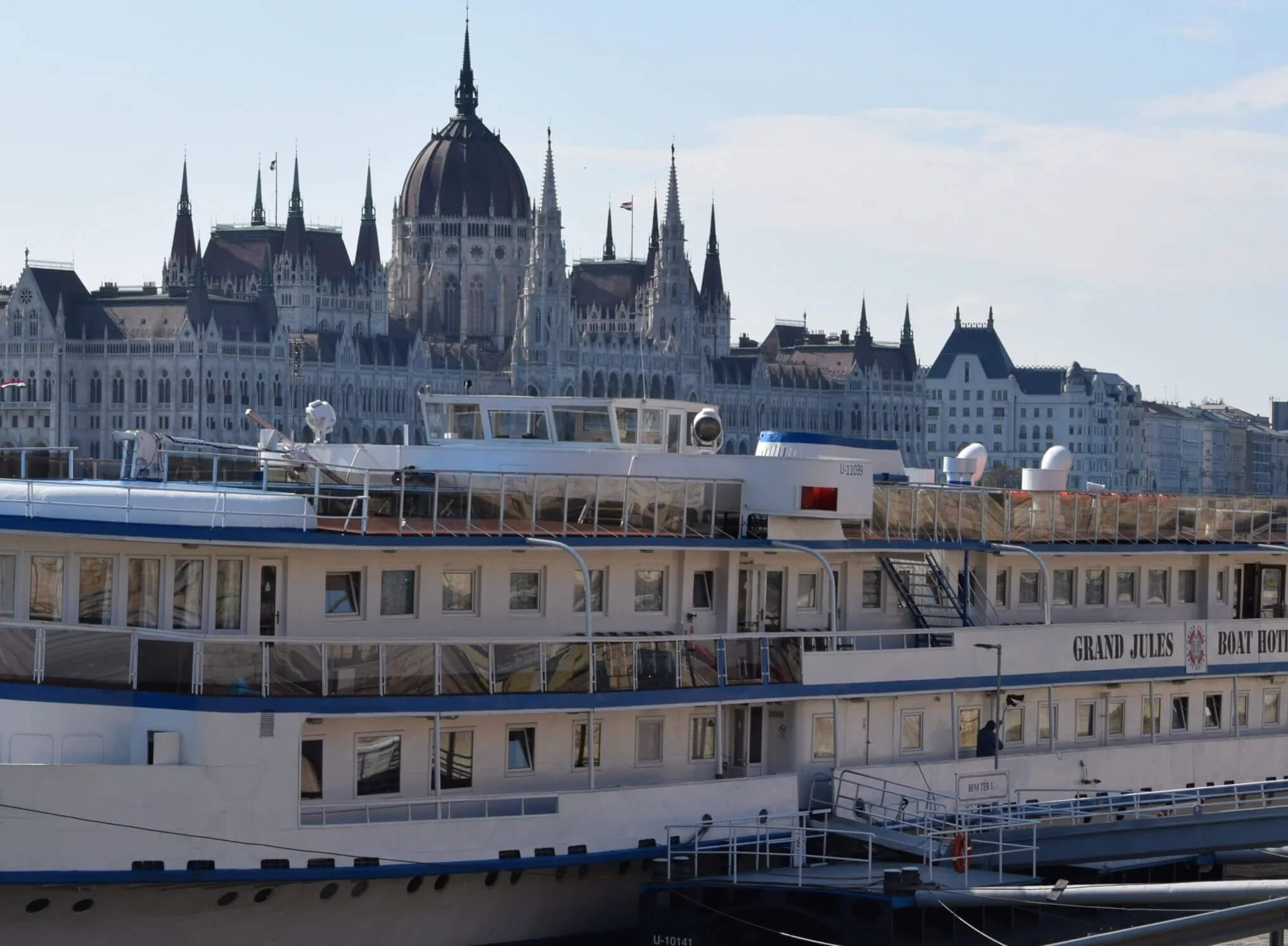 Hotel Ships Stranded on Hungarian Stretch of Danube Due to Low Water