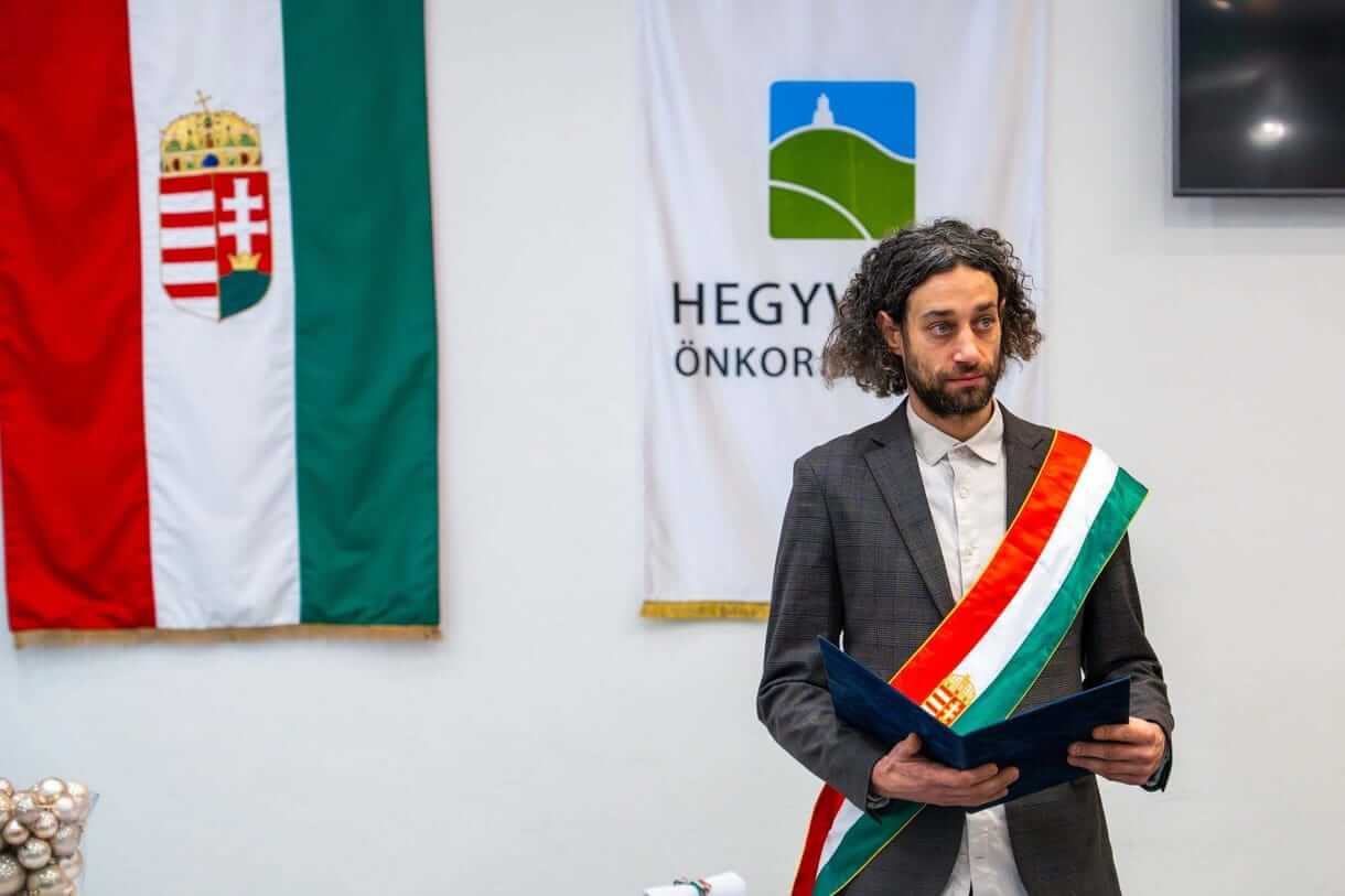 'Blackmail & Personal Attacks': Deputy Mayor of Budapest 12th District Quits