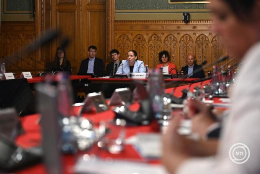 Ultimatum to Businesses by PM: Voluntarily Repay Orbán-Era Spoils