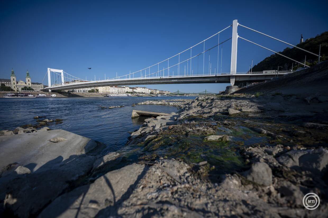 Danube Hits Historic Low Level in Budapest