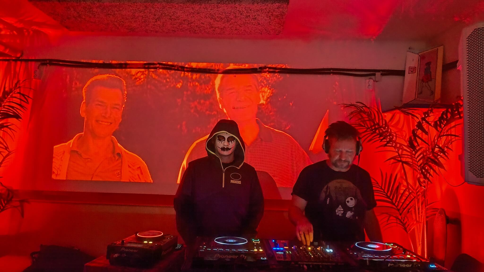 New Wave Szerűség, Kazi Budapest, 17 January