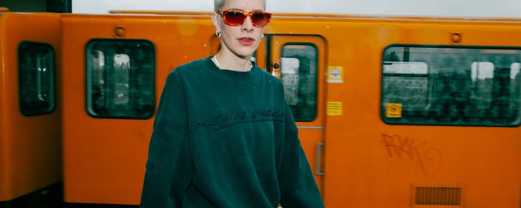 Anika (UK), Jules War, Plattenbau, A38 Ship Budapest, 5 March