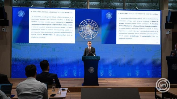 Base Rate Kept on Hold by National Bank of Hungary