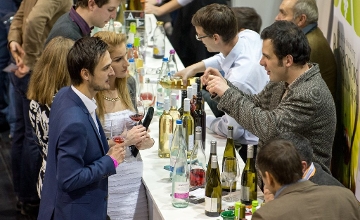 Bomb Hoax Disrupts Huge Borjour Wine-Tasting in Budapest, Again