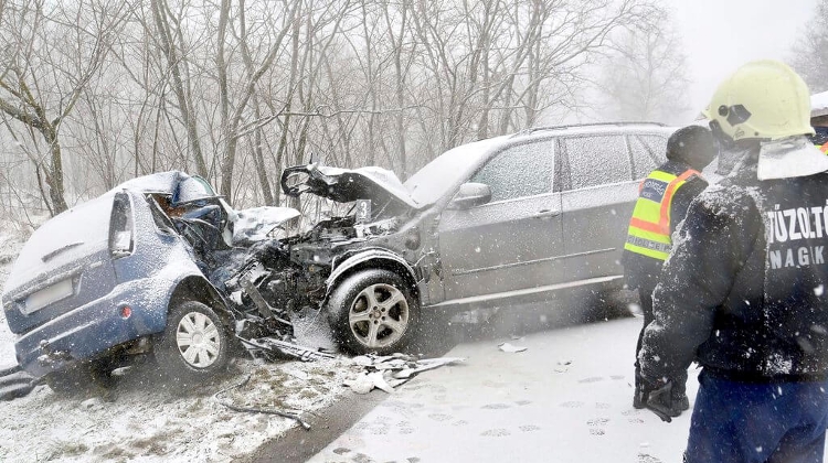 Road Accidents Triple Due to Snowfall - Public Asked Not to Use Bikes & Scooters in Hungary