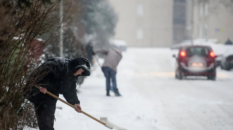 Did You Know: HUF 100k Fine If You Don’t Clear Snow from Path by Home