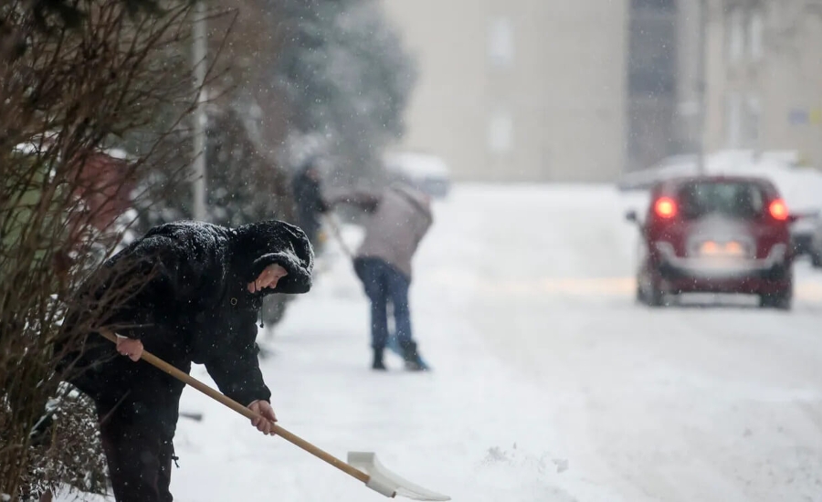 Did You Know: HUF 100k Fine If You Don’t Clear Snow from Path by Home