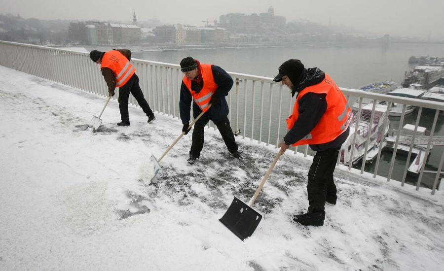 Heavy Snow in Hungary: What Drivers & Commuters Need to Know