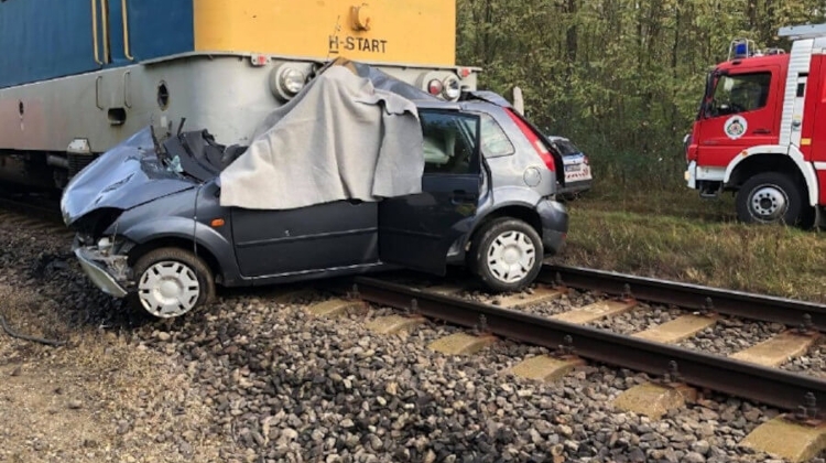 Train Collisions in Hungary: Rail Operator Urges Greater Care from Motorists