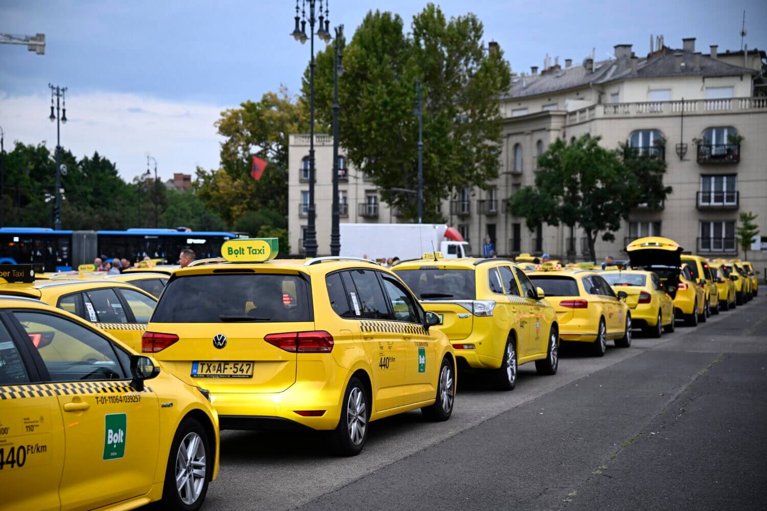 Only Two Local Taxi Firms Survive in Budapest as Uber & Bolt Control 70% of Market