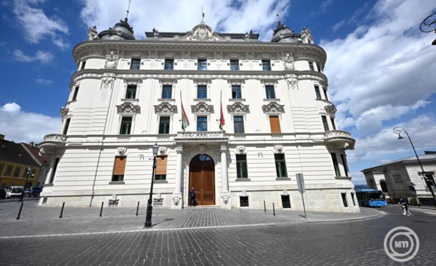 Carmelite Monastery & Cabinet Office in Budapest to Open for Public on Saturday