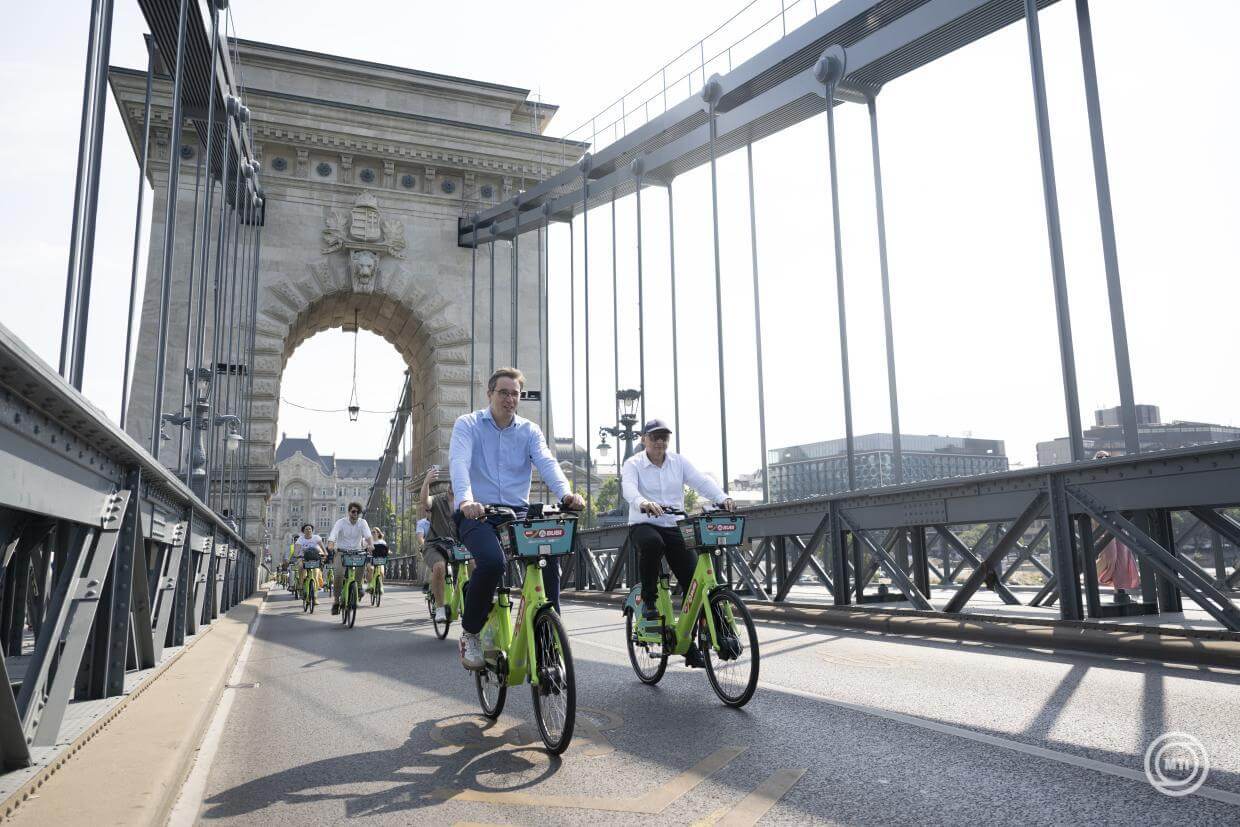 Upgraded Public Bicycle Sharing in Budapest Launches with E-Bikes