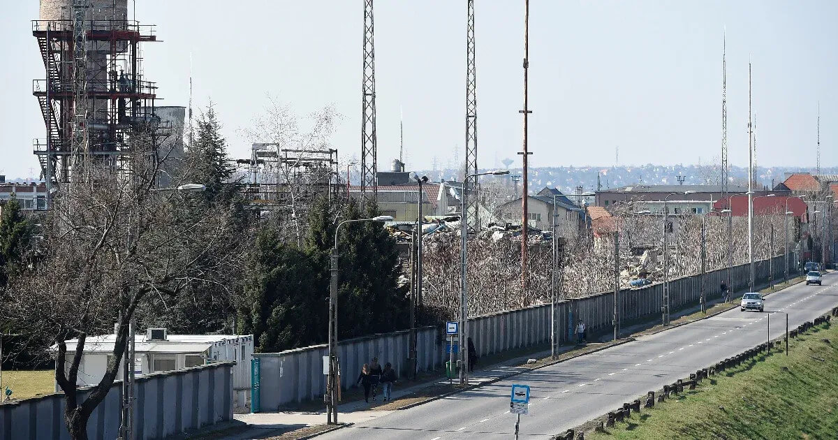 Chlorine Gas Leak in Budapest Leaves Six Hospitalised