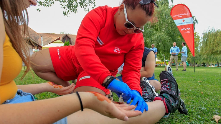 Learn Life-Saving First Aid Skills in English with Red Cross in Budapest